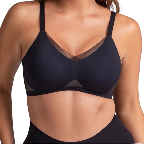 Honeylove Other - Honeylove Black Liftwear Crossover Bra Size 40 C/D Wireless EUC
